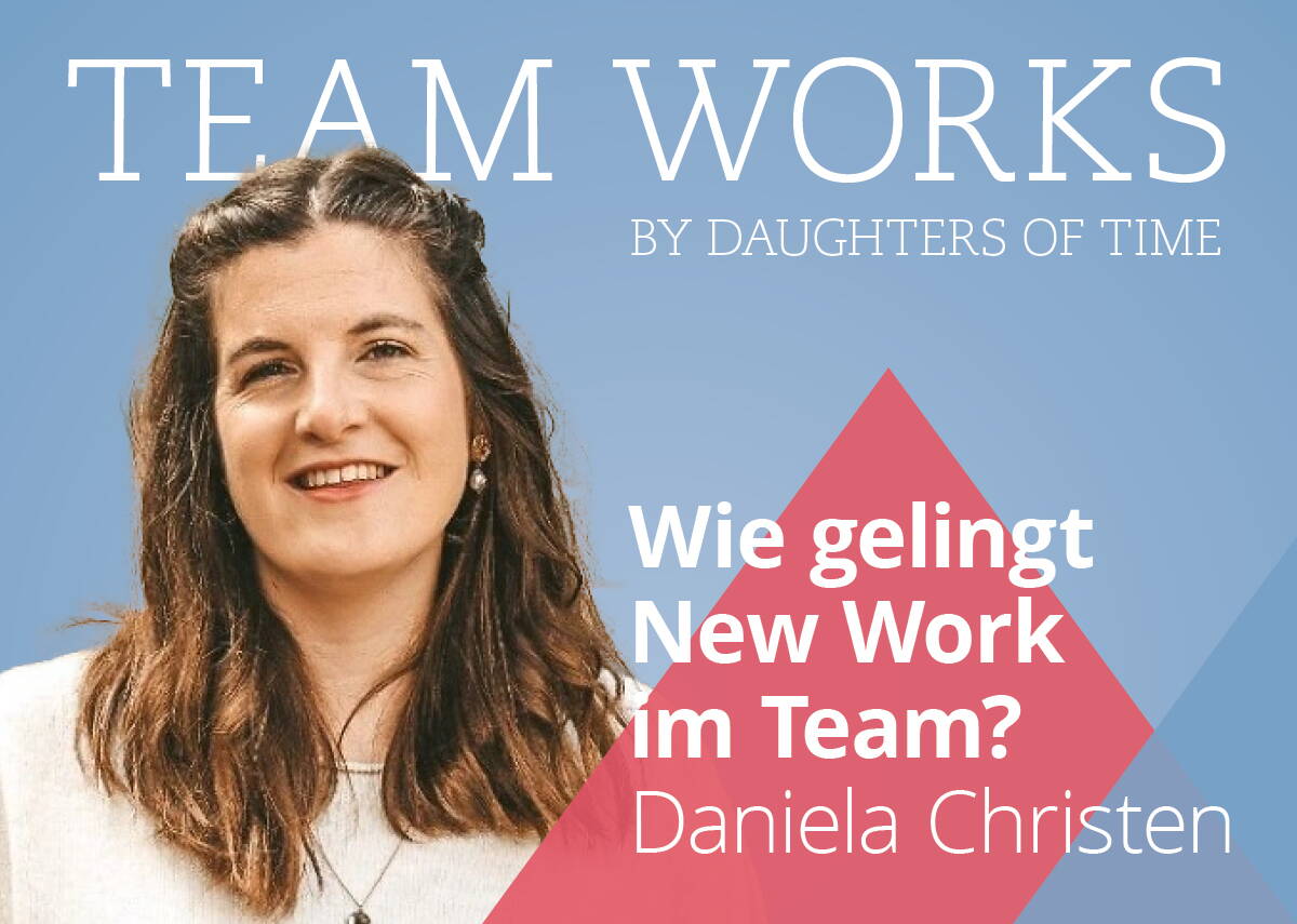 daughters-of-time_bulletjournal_timemanagement Podcastcover Teamworks mit Fabienne Muri und Chantal Muri. Zwei junge Frauen lachen breit in die Kamera vor pinkem Hintergrund.