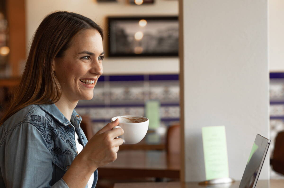 chantal_muri.jpg Chantal Muri trinkt Kaffee.